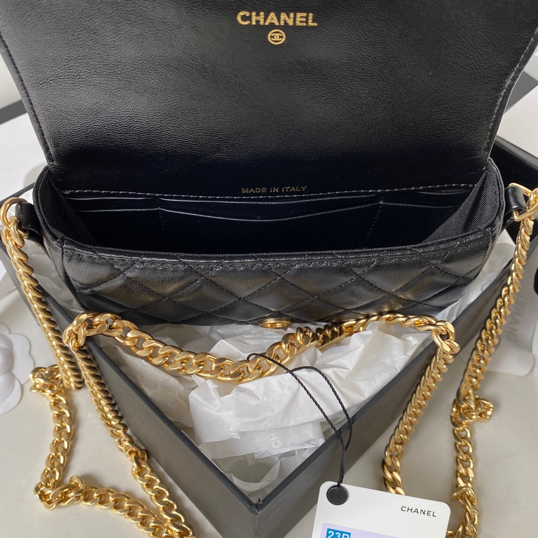 CL Shiny Lambskin Phone Holder Chain Flap Bag