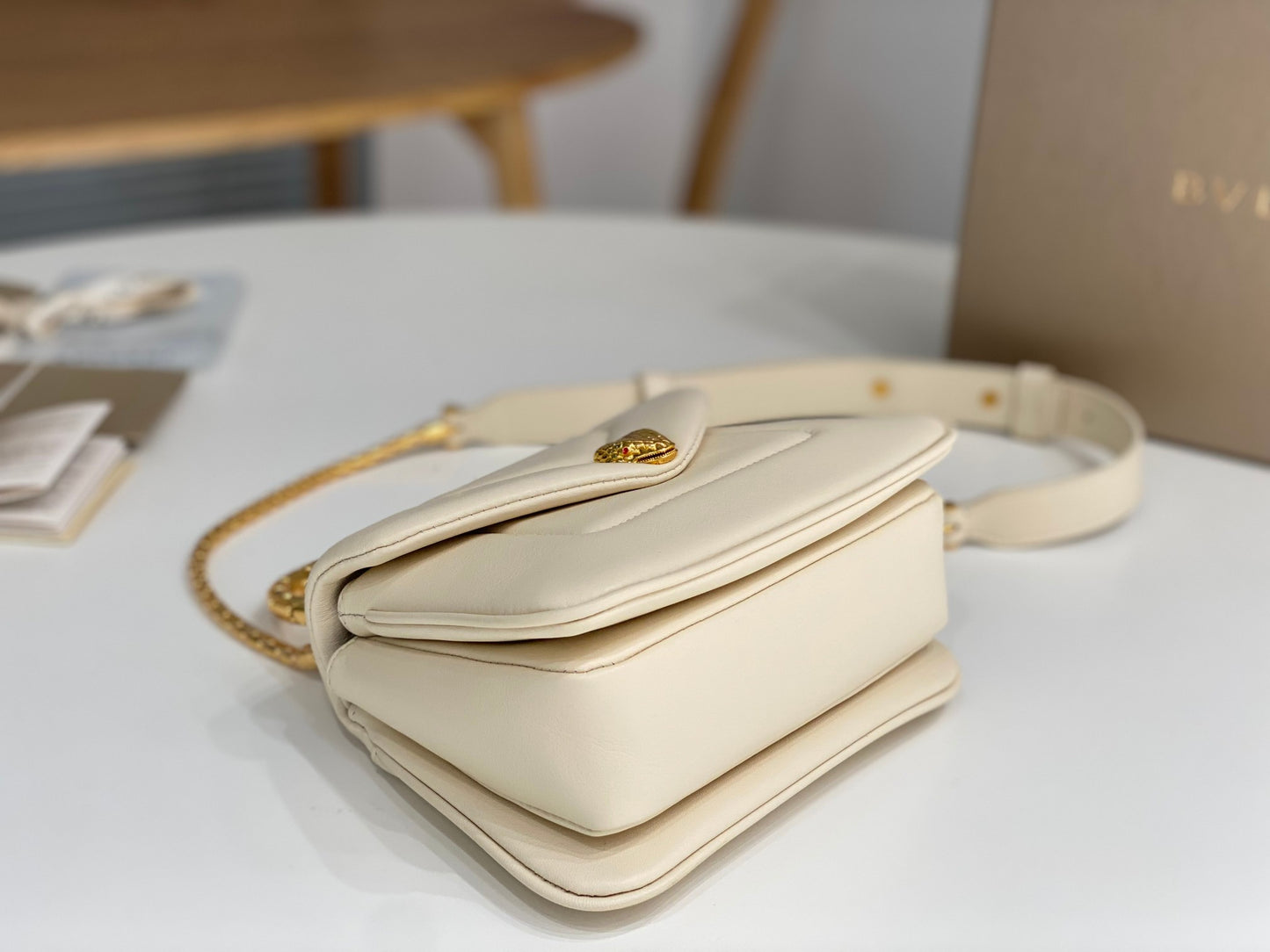 Bvlgari Serpenti Reverse Top Handle White Bag - 22.5 X 15 X 7cm