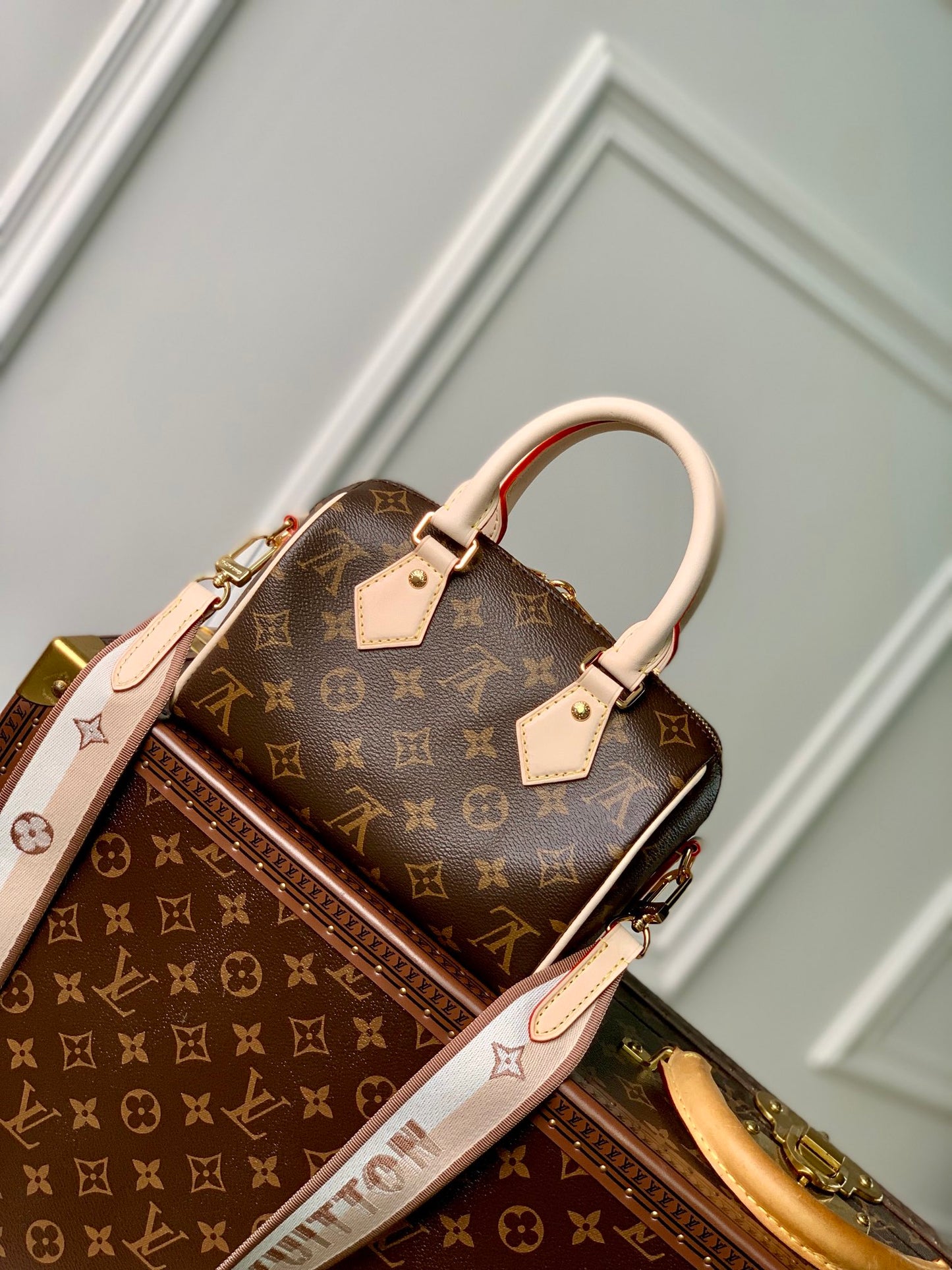 Louis Vuitton Speedy Bandoulière 20 Monogram Beige Strap - 20.5 x 13.5 x 12.0 cm