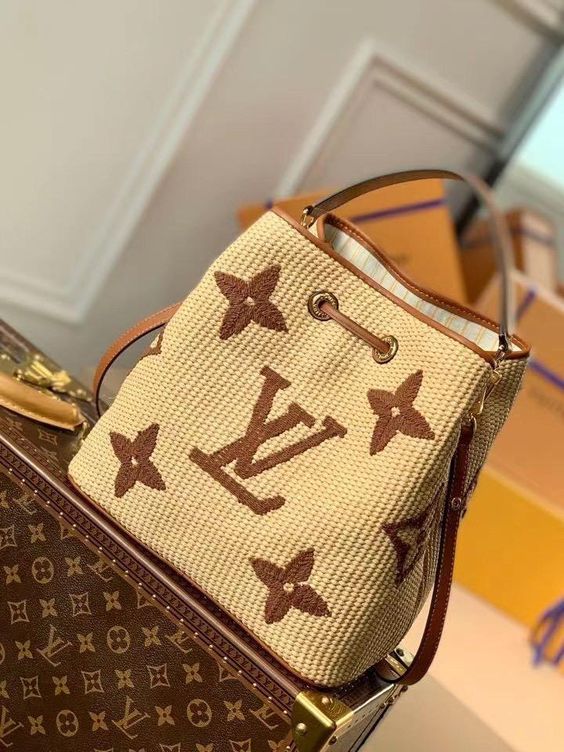 Louis Vuitton neonoe Bag Apricot