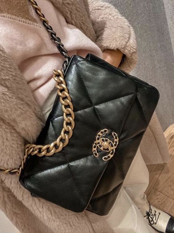 Chanel 19 bag 30cm