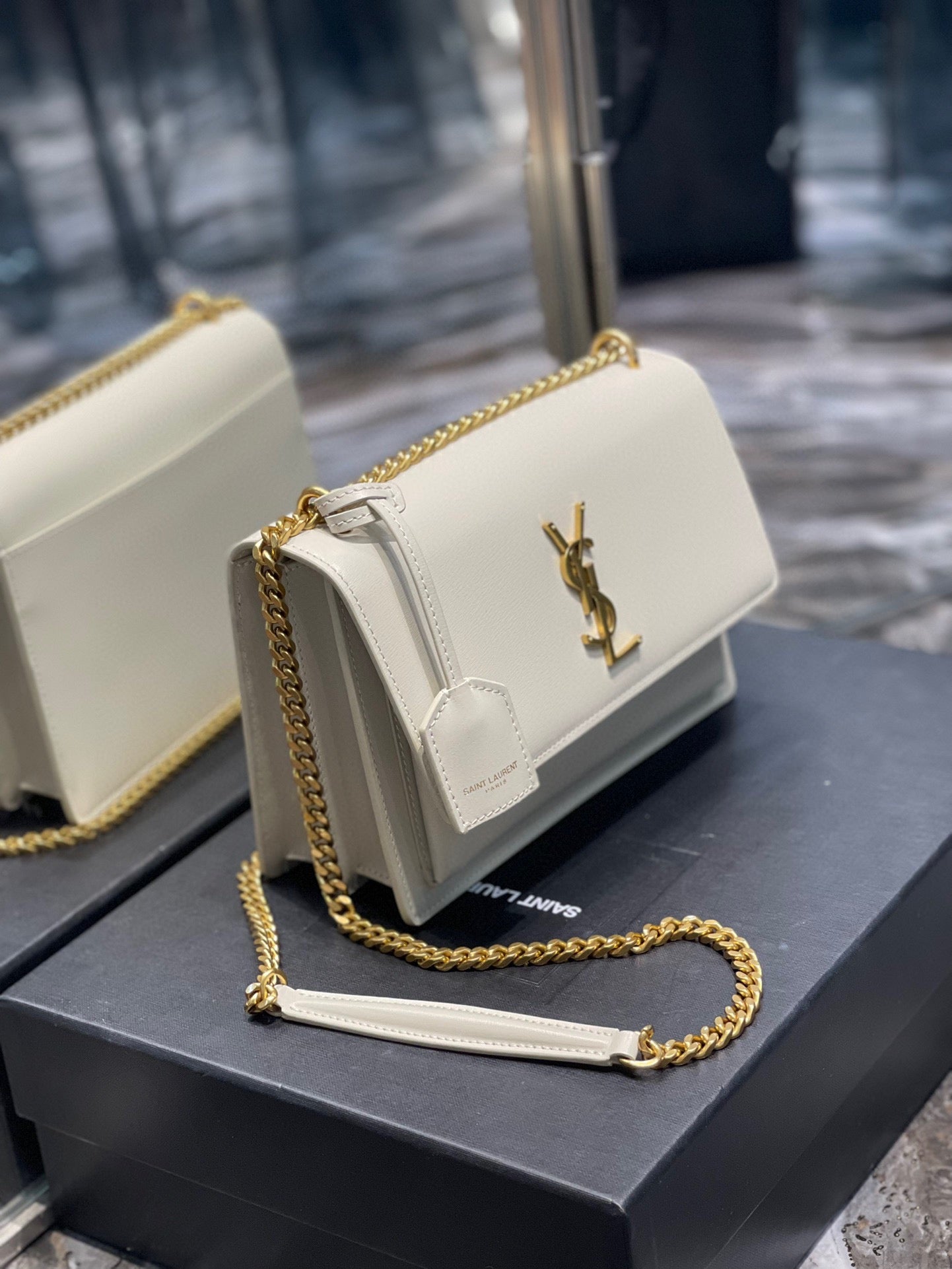 YSL Medium Sunset Bag 22 White Lambskin Gold Tone 22 x 16 x 8cm