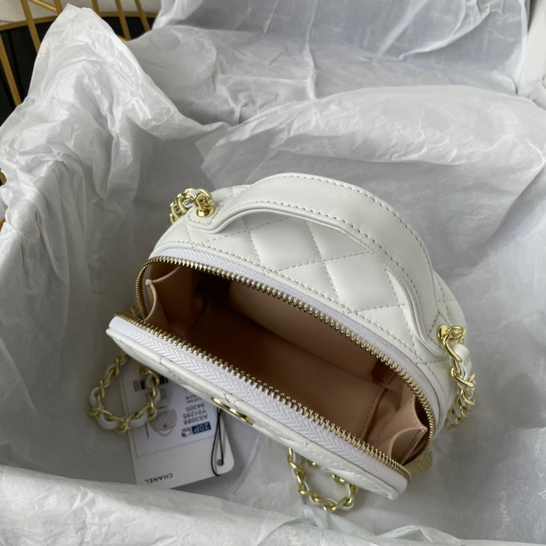 CHANEL  Handbag in White Size 16 cm