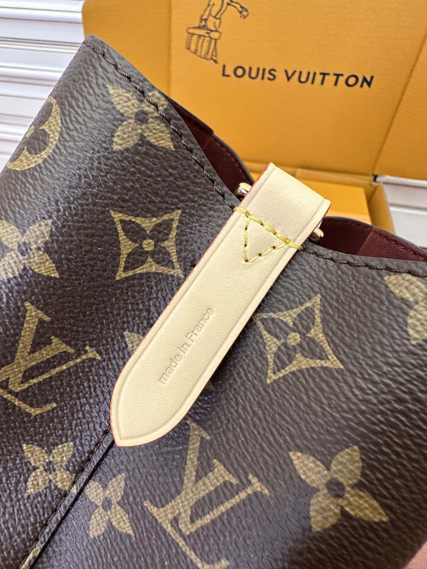 Louis Vuitton Néonoé BB in Monogram Handbag