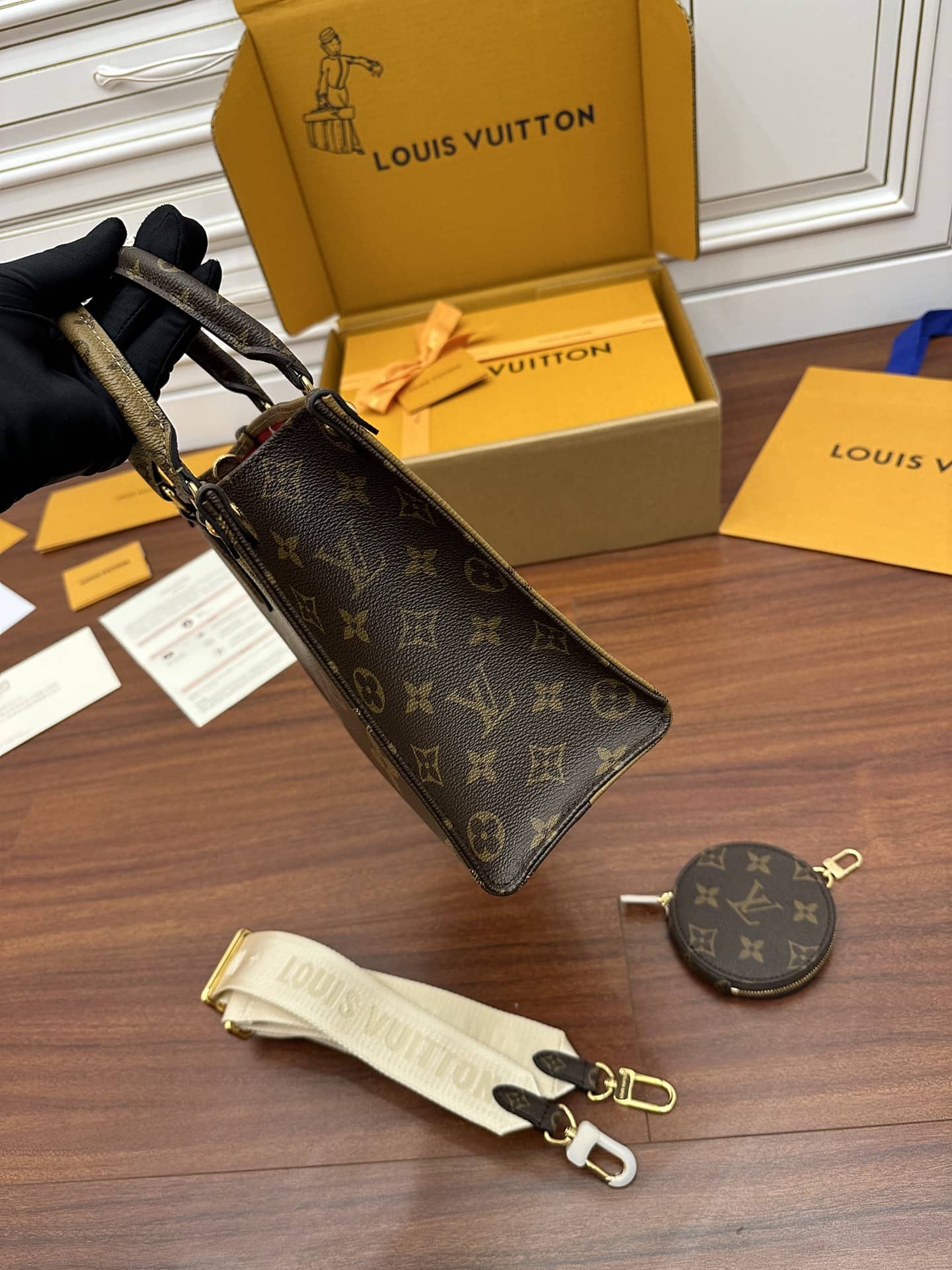 Louis Vuitton LV Neverfull Bag