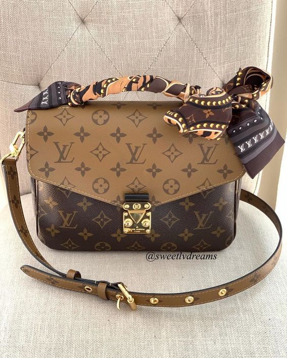 Louis Vuitton Pochette Shoulder Bag