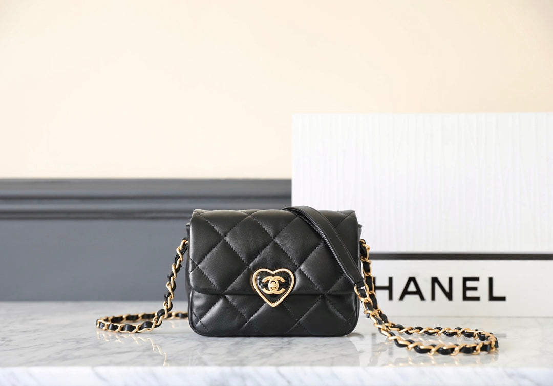 CHANEL  Heart Casual Style Flap Bag Lambskin Chain Plain Leather Party Style