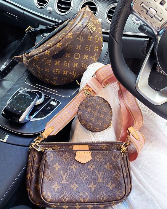 Louis Vuitton Multi-Pochette Bag in pink