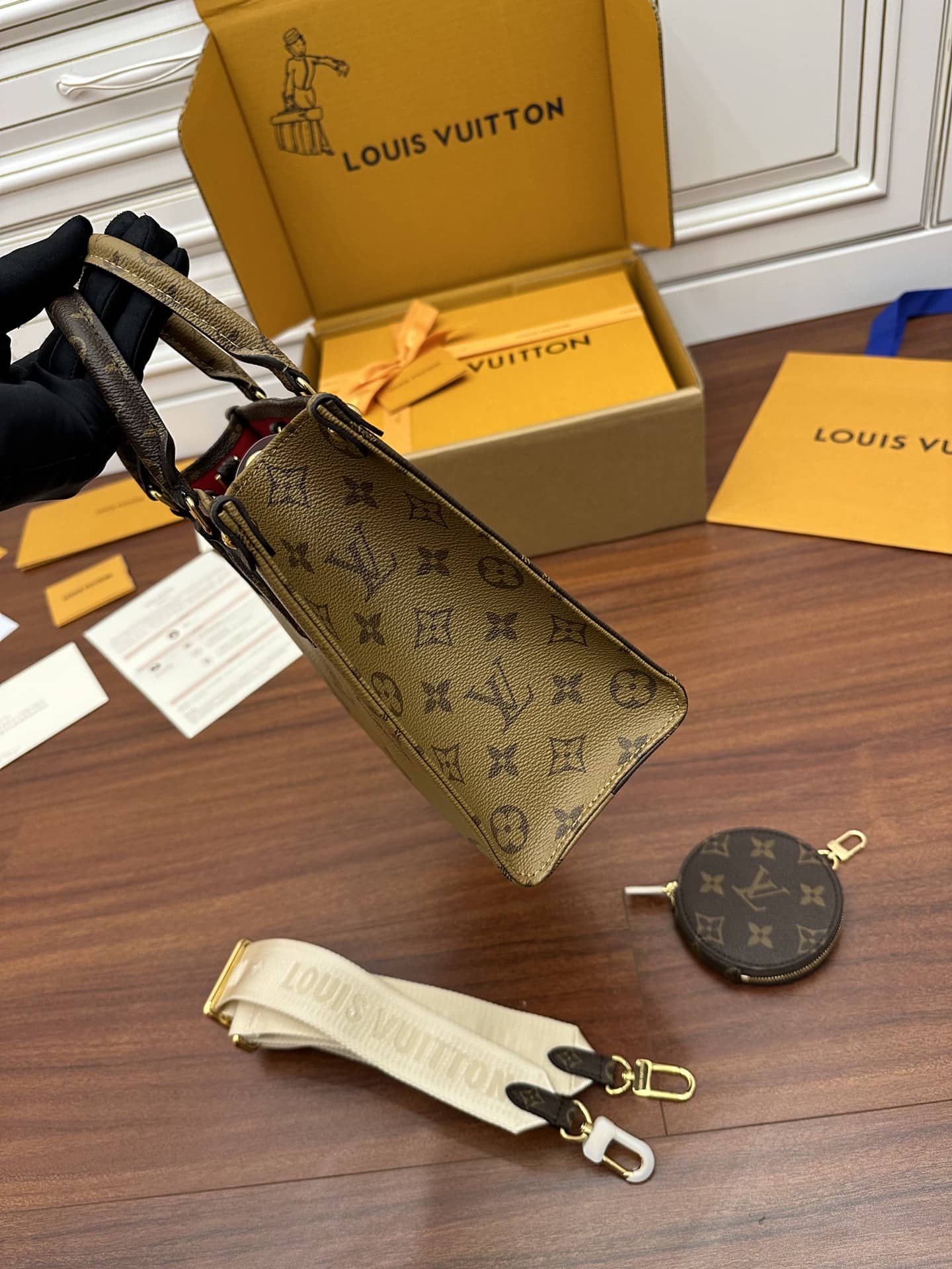 Louis Vuitton LV Neverfull Bag