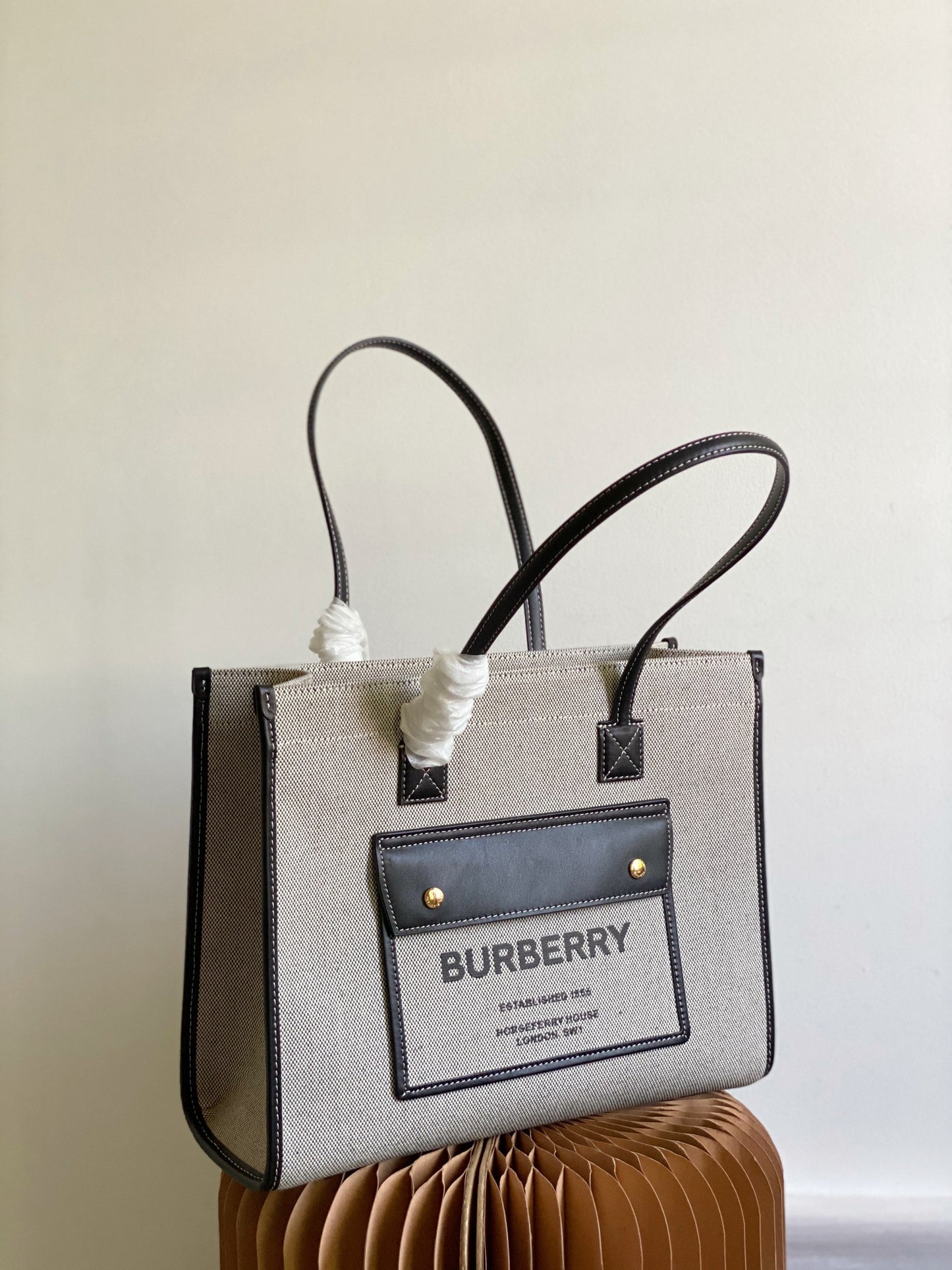 Burberry Black Freya Tote Bag 33x12.5x26cm