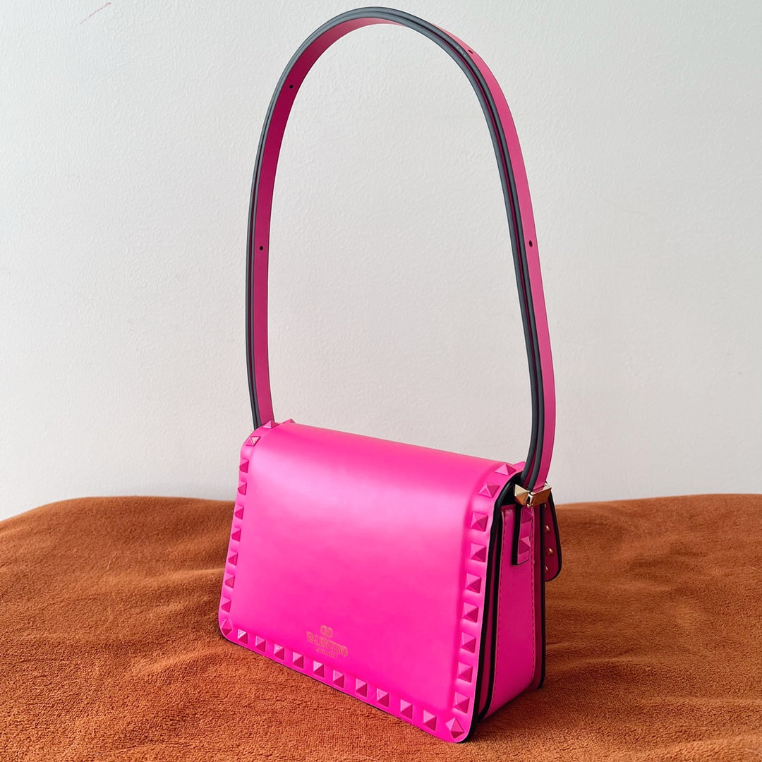 Valentino Garavani Rockstud Shoulder Pink Bag - 18.5x12x8cm