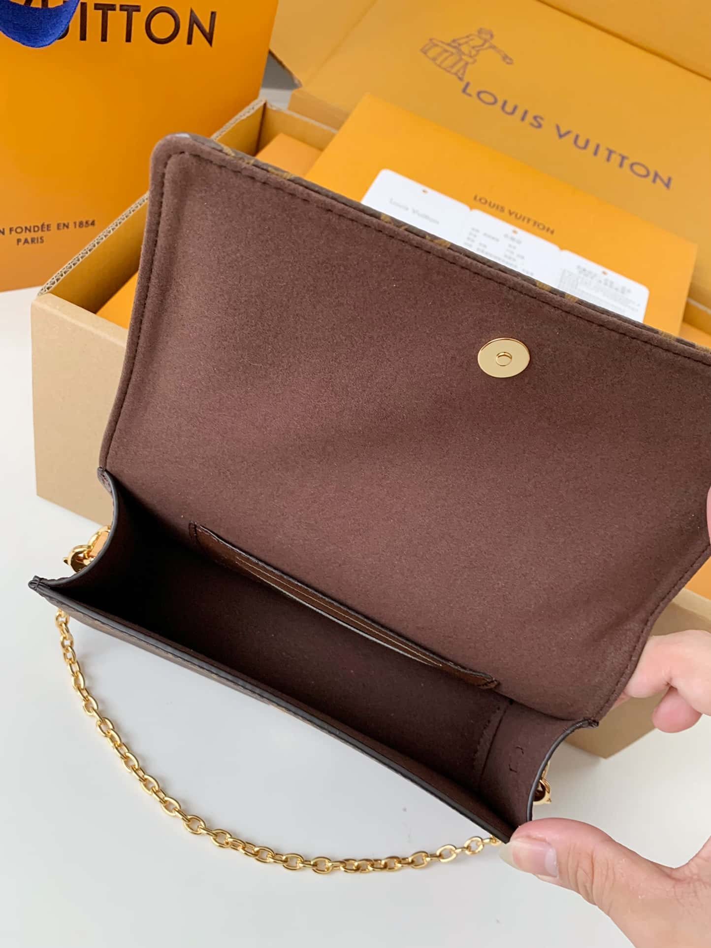 Lo vu Lily woc chain bag