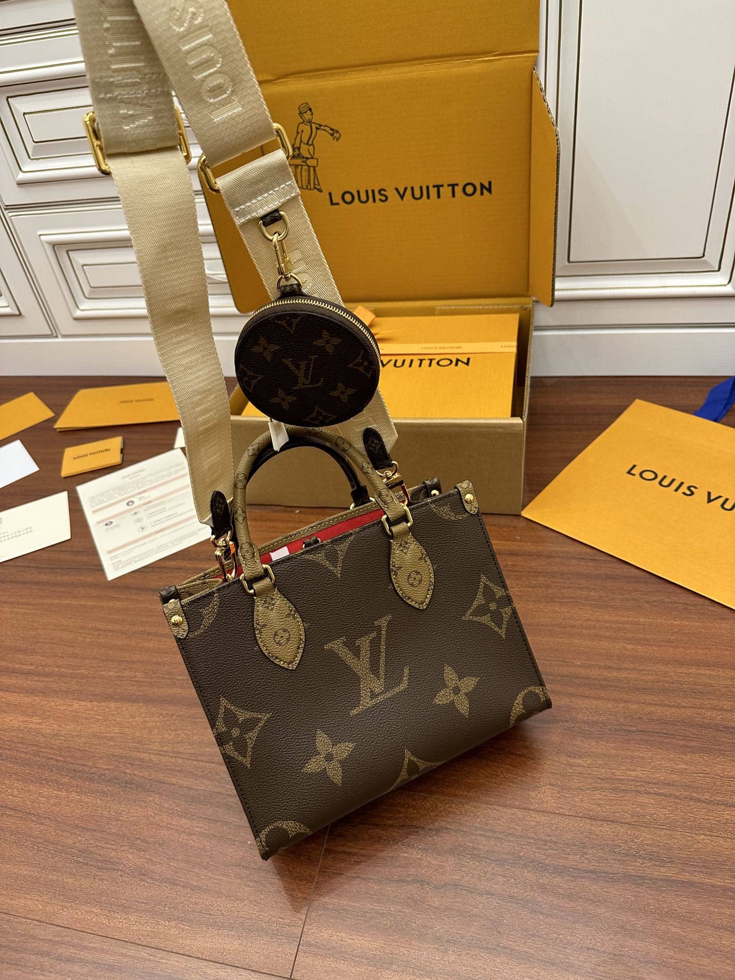 Louis Vuitton LV Neverfull Bag