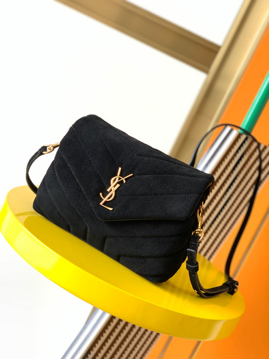 YSL Loulou 20 Black Velvet  20x14x7cm