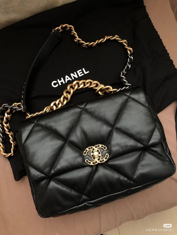 Chanel 19 bag 30cm