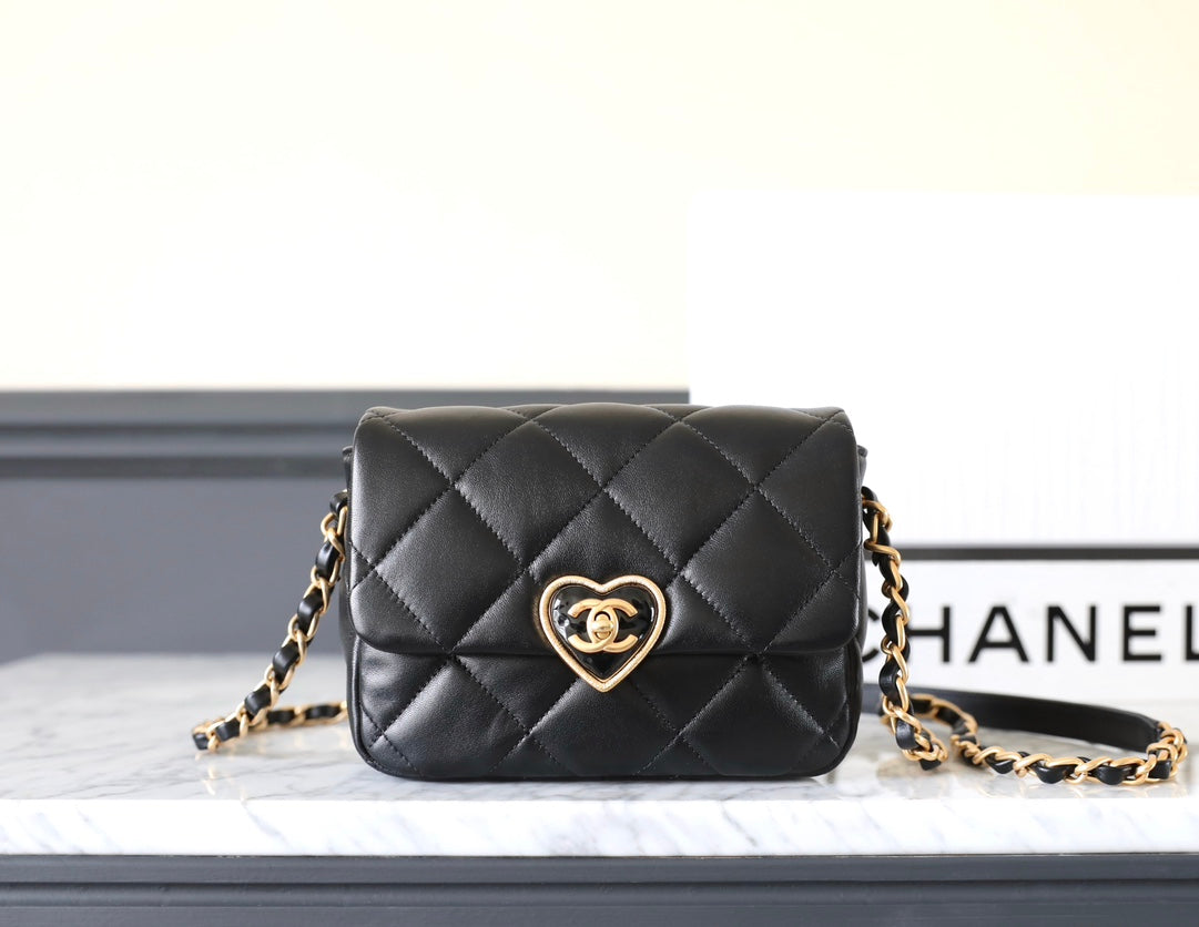 CHANEL  Heart Casual Style Flap Bag Lambskin Chain Plain Leather Party Style