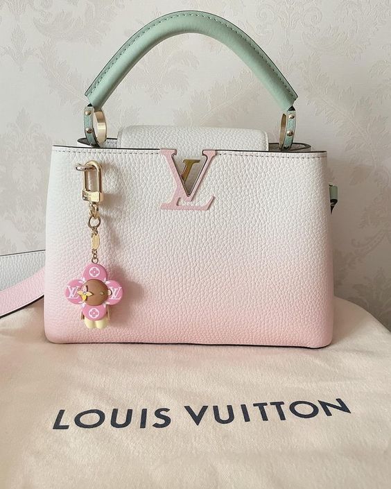 Bagsaaa Louis Vuitton Capucines MM White Flower Strap - 31.5 x 20 x 11 cm